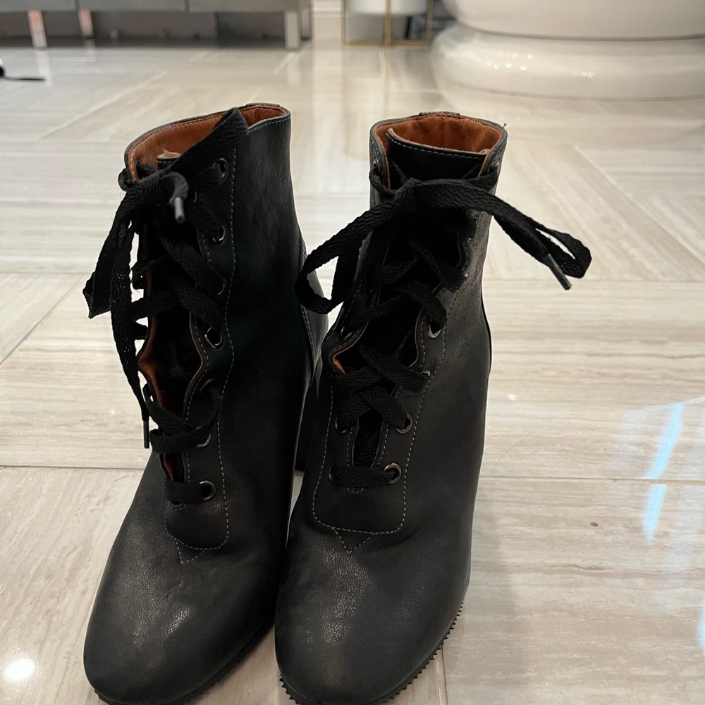 Chloe boots size 35